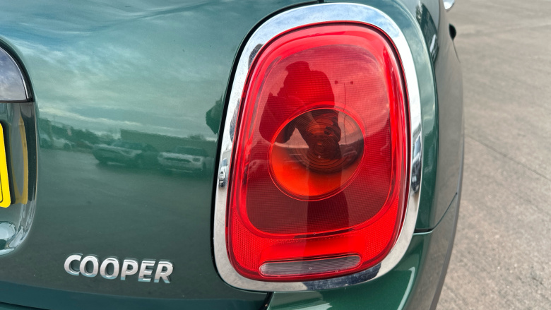 MINI Hatchback 1.5 Cooper 5dr Petrol Hatchback